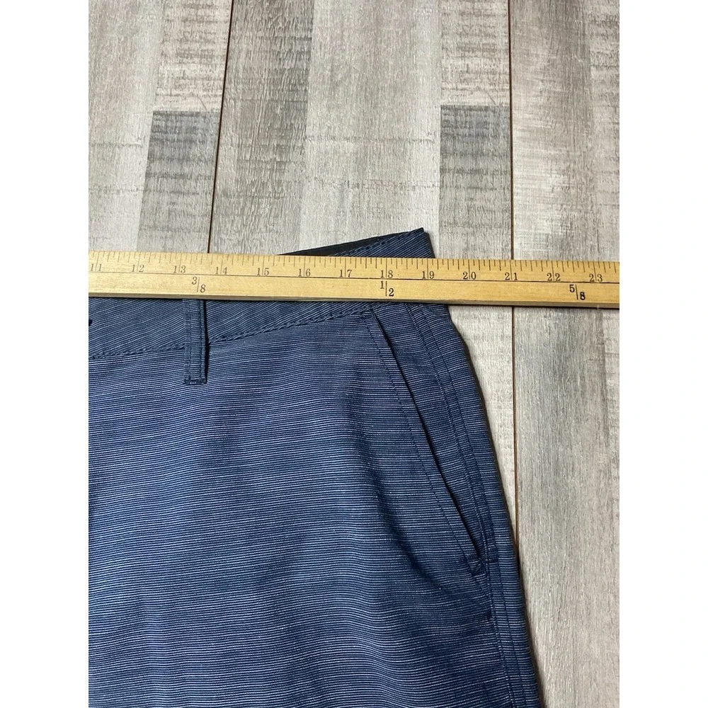 Atlantis Performance Weather Gear Hybrid Stretch Navy Blue Stripe Shorts Size 38